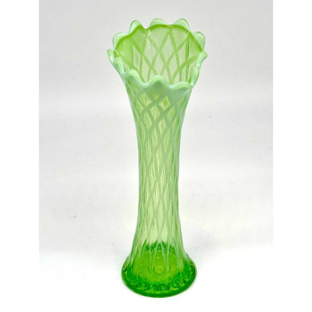 Vintage Northwood Green Opalesceent Vase Scallopped Rim Diamond Lattice 12"H